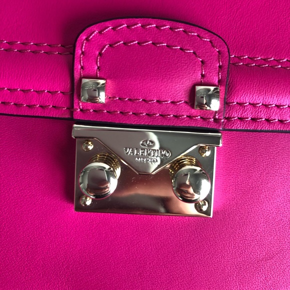 Valentino Garavani Hot Pink Bag - Picture 3 of 5